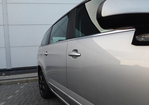 Peugeot 5008 cena 18900 przebieg: 217300, rok produkcji 2011 z Ustka małe 562